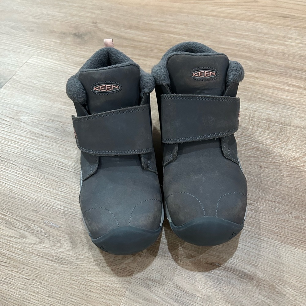 Keen Kids Shoes in Dark Gray